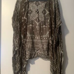 Brown and White Patterned Kimono